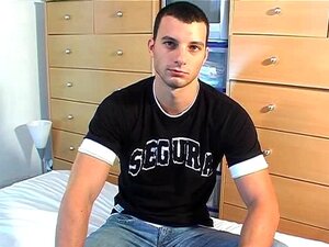 Vídeos de sexo e pornografia Muitos Homens Fortes Fudendo Um Gay ...