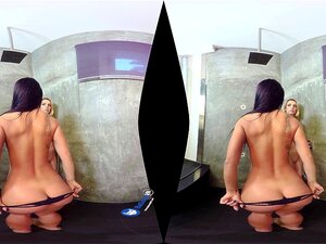 BaDoink VR Acção Sexual Lésbica Sob O Chuveiro Pornografia VR. Aproveite Esta Cena De Voyeur De Realidade Virtual Lésbica Com Duas Putas Lésbicas, Daniela Dadivoso Susy Gala! Vê-os A Desfrutar Do Sexo Feminino Debaixo Do Chuveiro! Porn