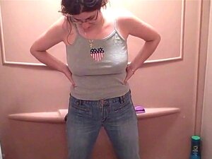 Milf Piedi And Pissing - Porno @ CuloNudo.com