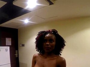 Uma Linda Ebony Babe Leva Uma Grande Pila No Cu. Bela Cara Preta Fodida E Analisada No Casting POV. Para Uma Cena Completa, Visite AFRICANCASTING Porn