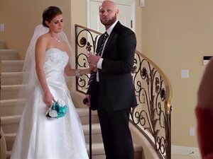 Sposa mozzafiato facciale dal suo fotografo