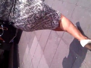 Maduro Culona Saindo Do Metro, Esta Senhora Me Encontre No Vagão Do Metrô, A Que A Vinha Gozando E Ela Bem Deixada Saiu Junto Com Ela Para Enfrentá-e Isto Foi O Que Me Disse A Hiba A Manosear Mas Tinha Muita Gente Porn