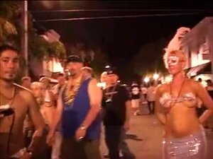 Vídeos de sexo e pornografia Chupando Buceta No Carnaval No Brasil ...