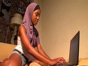 Djamila Zetoun - Porno @ CuloNudo.com