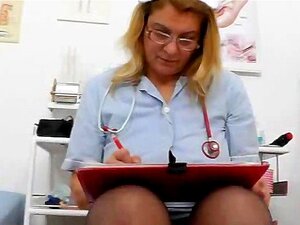 Loira Enfermeira Madura Usando O Medical-instrumento Porn